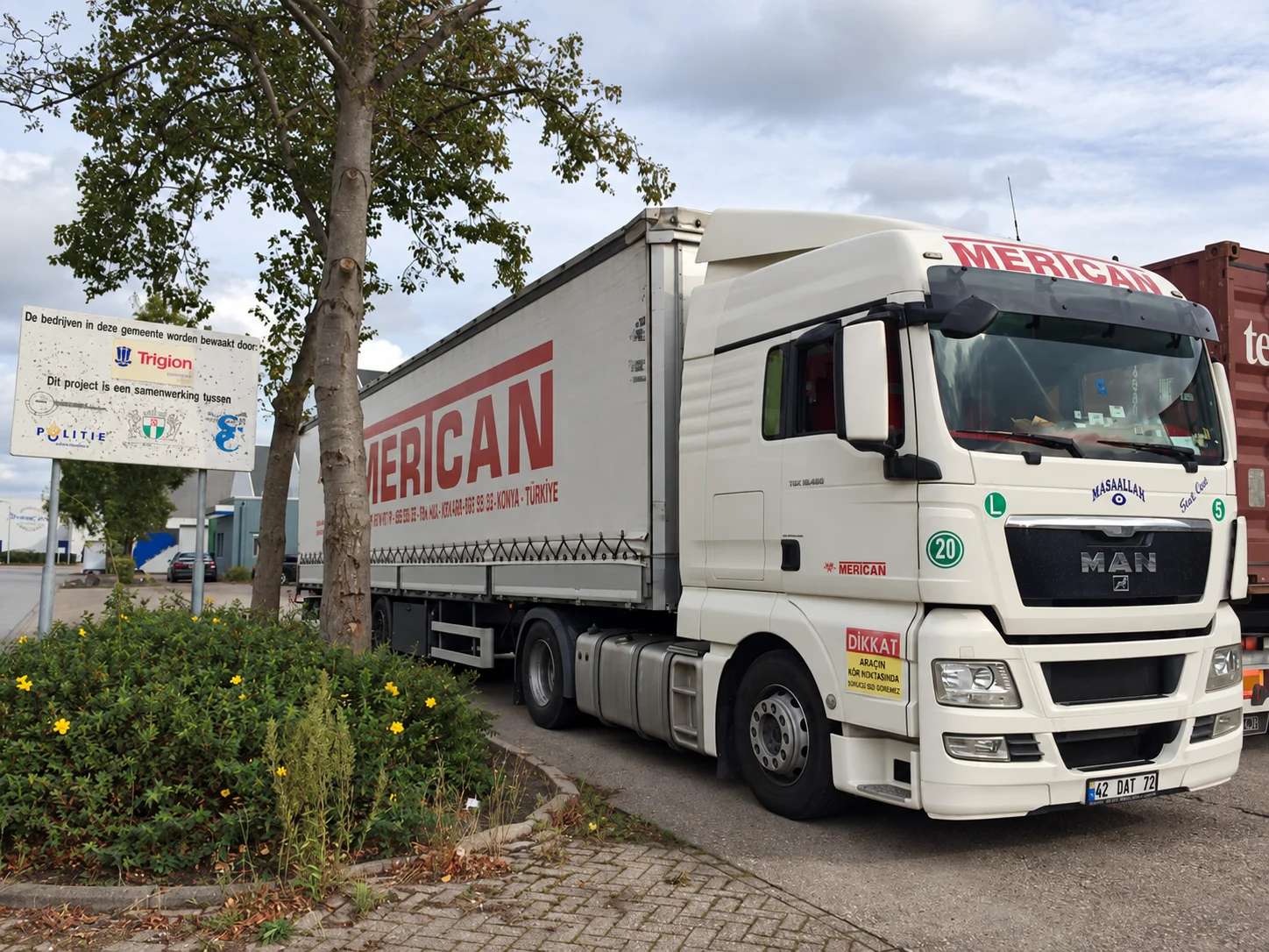 Mertcan Nakliyat’a ait uluslararası nakliye aracı